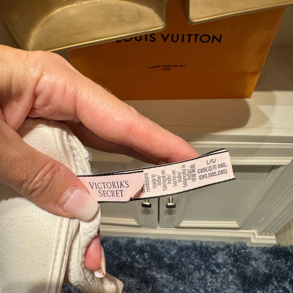 Body by Victoria white lace wireless push-up bra size L - Picture 7 of 7